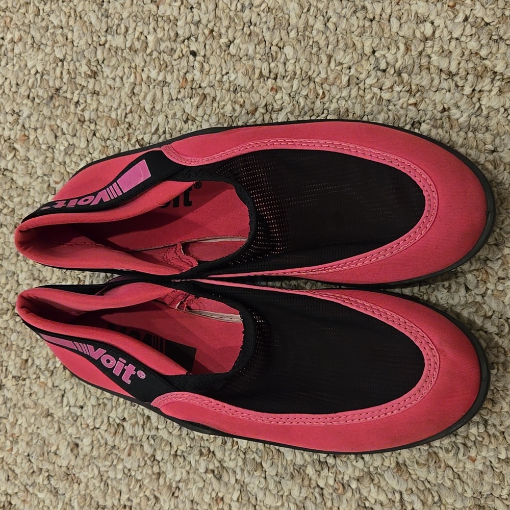 VOIT Pink and Black Beach Shoes / Water Sox